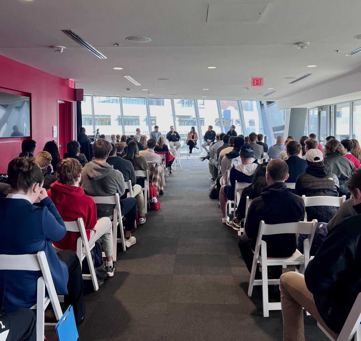 PeytonStensland's tweet photo. The ⁦@UCSportLeaders⁩ 2023 Symposium is underway with a ⁦@UC_SPAD⁩ Alumni Panel. Great insight being shared from ⁦@jakedav15⁩ ⁦@GabeParsons5⁩ ⁦@ExitSandmann17⁩ ⁦@alexmallue⁩ and Josh King! https://t.co/ZkRW47THM9