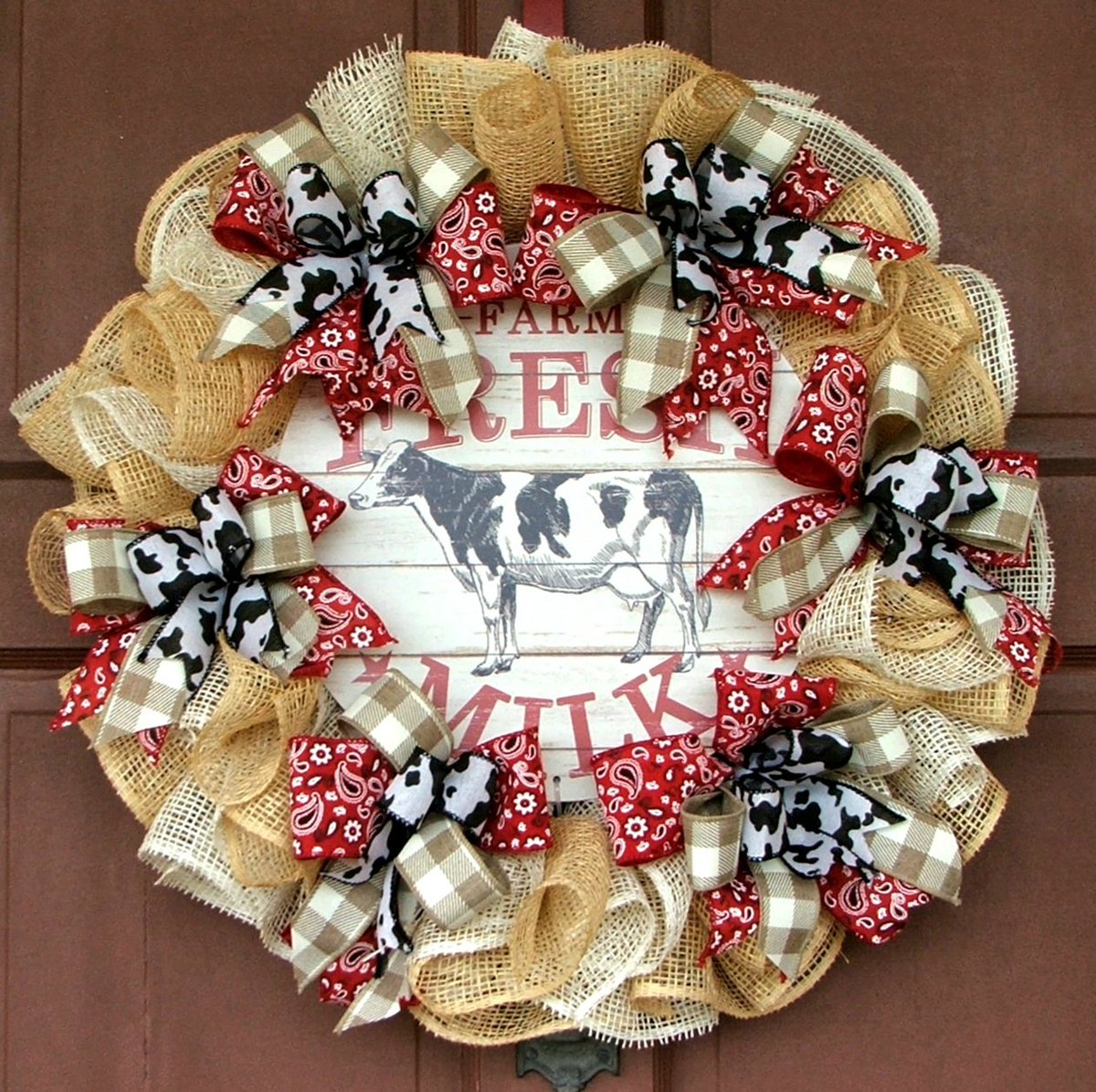 New additions to the shop! There is only ONE of each of these farmhouse wreaths.  Details at: deebeegallery.com 

Remember to love and retweet! Thanks 

#wreathsforsale #wreathmaker #deebeegallery #farmhousewreath #everydaywreath