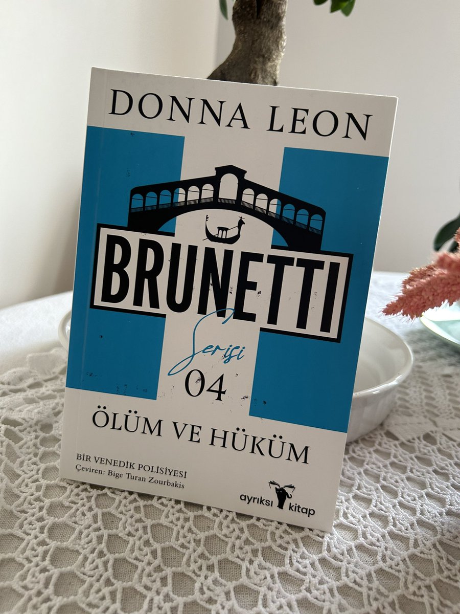 AYSE ERBULAKOZGURDAL (@ayseerbulak) on Twitter photo Polisiye yayınları ülkemizde yepyeni bir segmente taşıyan <a href="/ayriksikitap/">ayriksikitap</a>
#brunetti
Serisinin 4.kitabını çıkartmış:)) Polisiye yayınları ülkemizde yepyeni bir segmente taşıyan <a href="/ayriksikitap/">ayriksikitap</a>
#brunetti
Serisinin 4.kitabını çıkartmış:))
