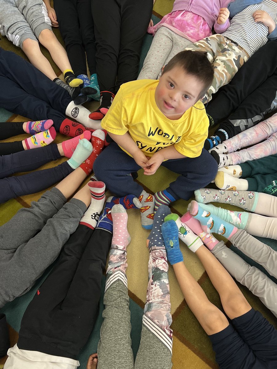 HTKCoding's tweet photo. @WWDSS_WWDSS “every person is a world to explore” #worlddownsyndromeday #together #love #family https://t.co/xom3SbyCDq