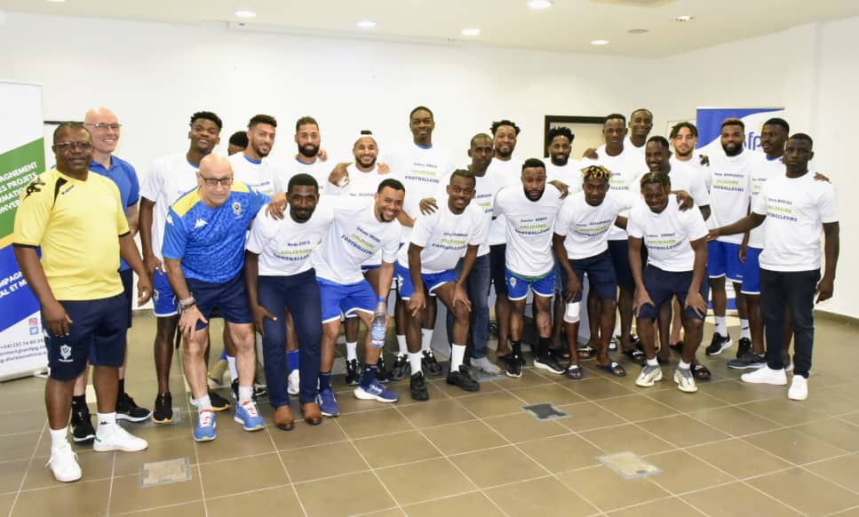 anfpg's tweet photo. Belle rencontre avec les #PantheresA du #Gabon.
Les échanges ont tourné autour des points suivants :
✅ Les services de l'#ANFPG
✅ La #solidarité entre les footballeurs
✅ L'importance de la mise en application de la #Charte du joueur en Equipe Nationale. https://t.co/AfmSMVxBJY