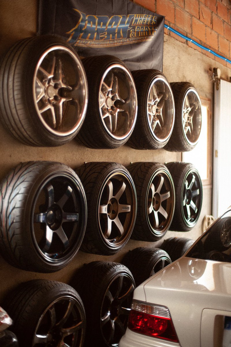 jo34200's tweet image. Some cool pictures of my garage &amp;amp; my broken car.