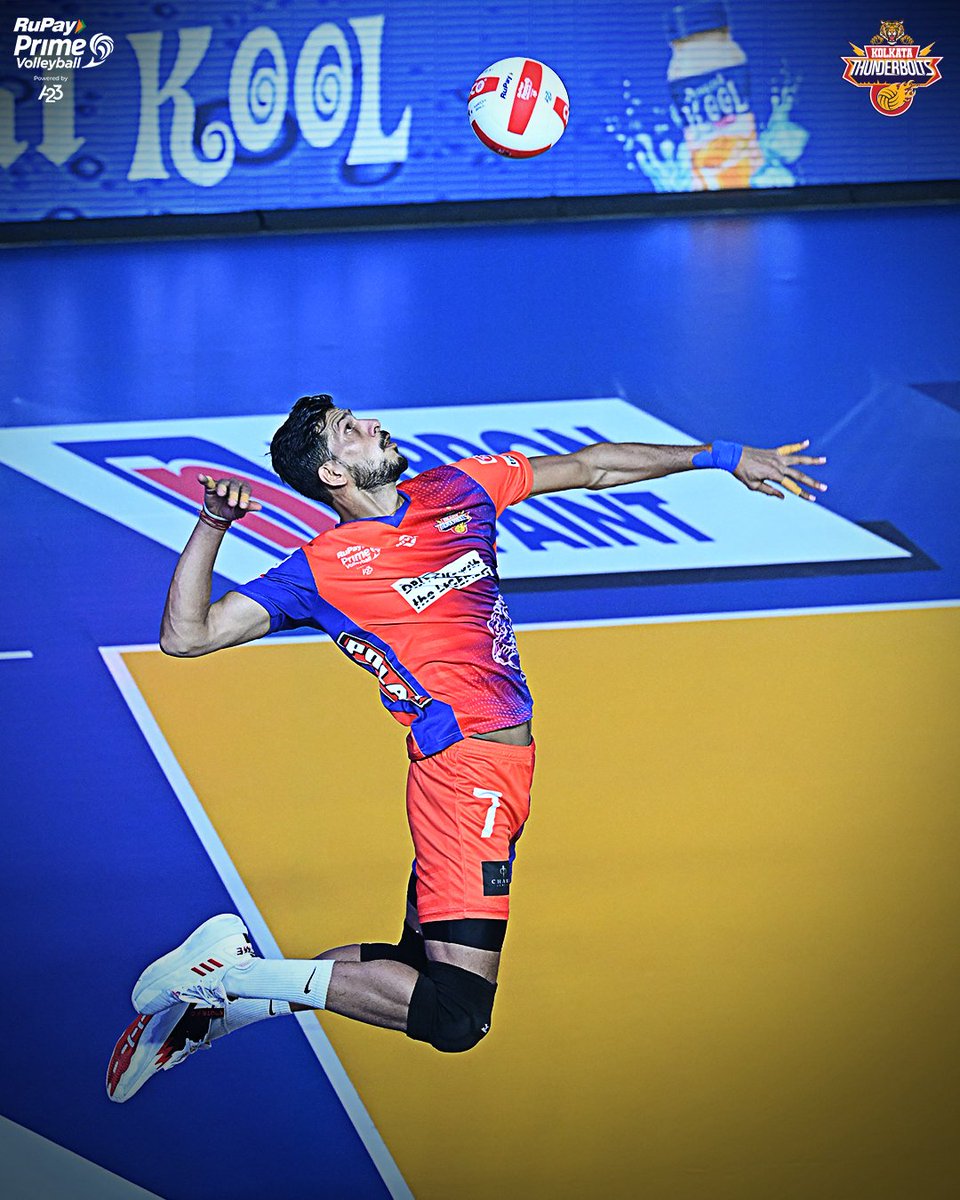 KolThunderBolts's tweet image. Serve. Block. Celebrate. Repeat 🔁

#RepeatTheProcess #KeepGoingStrong
#KhelbeBanglaJitbeBangla #RuPayPrimeVolley