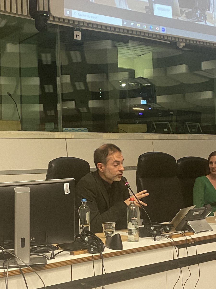 zerowasteeurope's tweet image. ZWE’s @JMSimonL’s conclusion remarks:
✅ There’s agreement that we shouldn’t burn or landfill recyclables - so let’s legislate on that.
✅ No #netzero scenario without mixed waste sorting.
✅ #MixedWasteSorting can’t happen without legislation on it (and fast!)