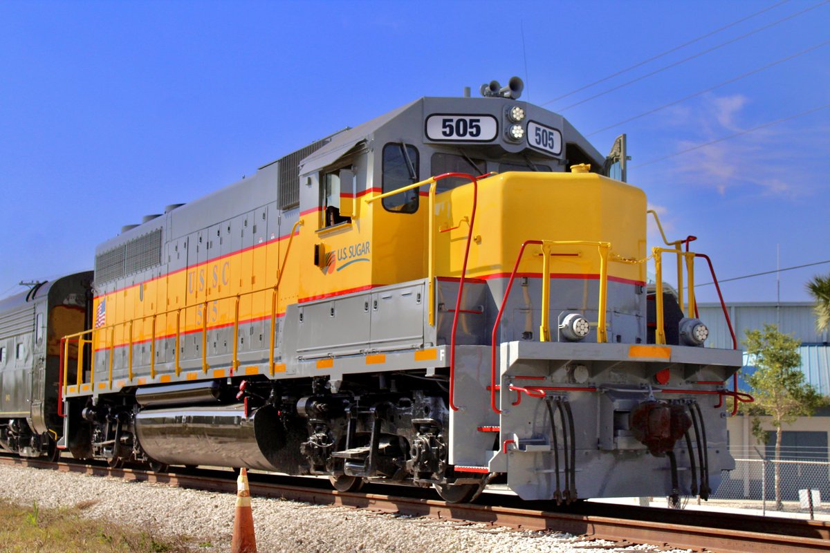 tommy4trains's tweet photo. #railway #railroad #train #trainspotter #railfan #trainphotography #railroadphotography #railwayphotography #unitedstatessugarcorporation #southcentralfloridaexpress #sugarexpress #southernrailway #passengertrain #sebring #florida https://t.co/X7pqKHk1RA