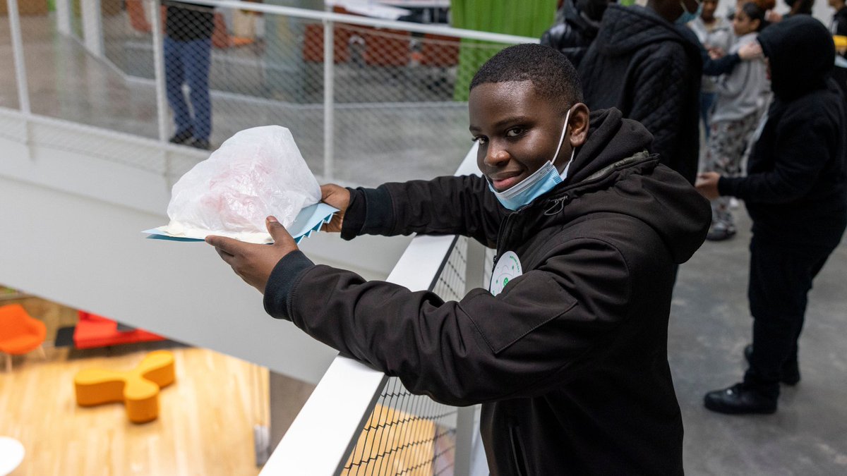 hseas's tweet photo. Inspiring students to study and pursue STEM careers was a key goal of Full STEAM Ahead on Pi Day. Eighth-grade students from four @BostonSchools spent March 14 at the Science and Engineering Complex doing hands-on engineering projects. https://t.co/g8AbFM0eB0 https://t.co/nzTgoMS3PD