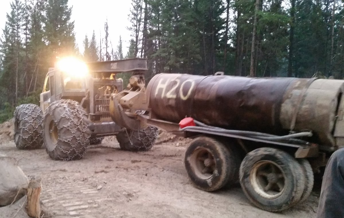 wfb03's tweet photo. Life is like a skidder with a tank, you just follow along and keep grubbin out those little fires you keep stumbling upon. https://t.co/160SYqjvW5