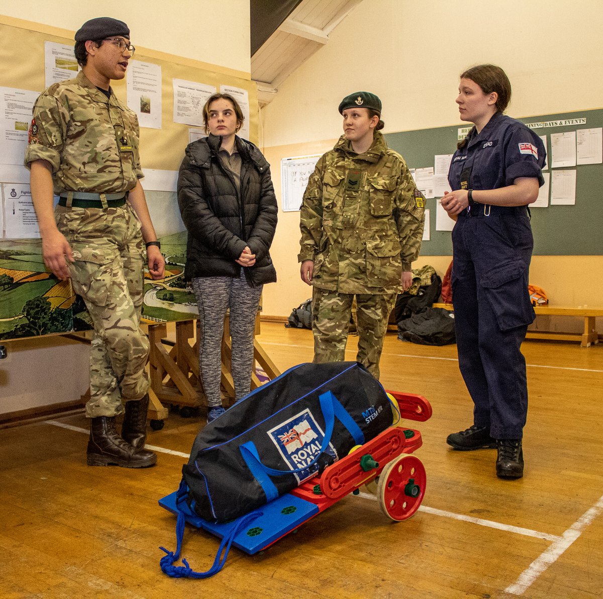 Beds & Herts ACF welcomed the Royal Navy Attract team last night at Hertford Detachment #bhacf #armycadetsuk #RNAttract @CdrFCampbell