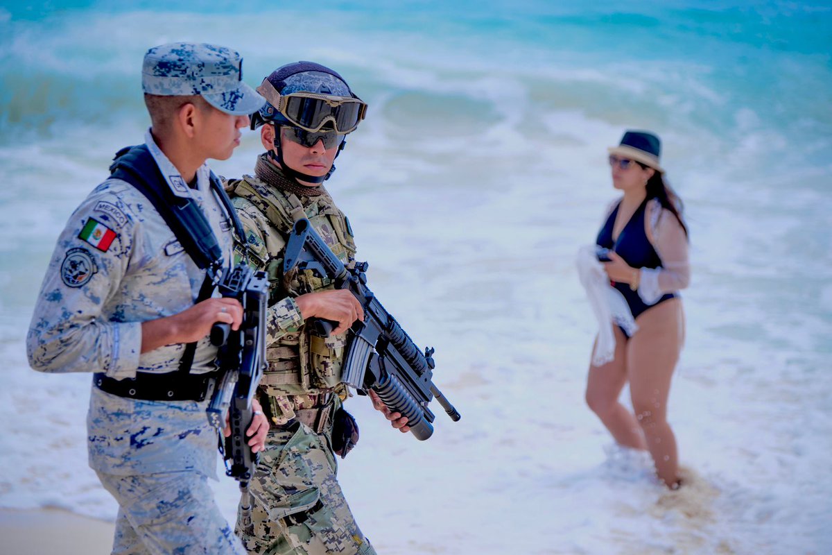 ReporteMayaMX's tweet photo. Por incremento de #violencia militarizan playas y centros nocturnos de #QuintanaRoo
https://t.co/v6hk3zkATY
#ReporteMaya #Cancun @anapatyp @MaraLezama @USAmbMex @USEmbassyMEX @AlemaniaMexi @EmbChinaMex @EmbRusiaMexico @FranciaenMexico @EmbCanMexico @SSP_QROO @FGEQuintanaRoo https://t.co/85bCG4zWGW