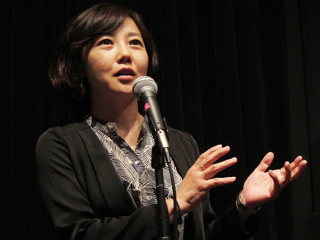 Calling lovers of 🇯🇵 cinema! This Thursday 23 Mar 1pm GMT, Dr Irene González-López will interview film director Nishikawa Miwa (pictured) for <a href="/Japanfoundation/">Japan Foundation 国際交流基金</a>! 

Event is free &amp; online, but registration is required through the link below! Come &amp; join us!

eventbrite.co.uk/e/no-breaking-…