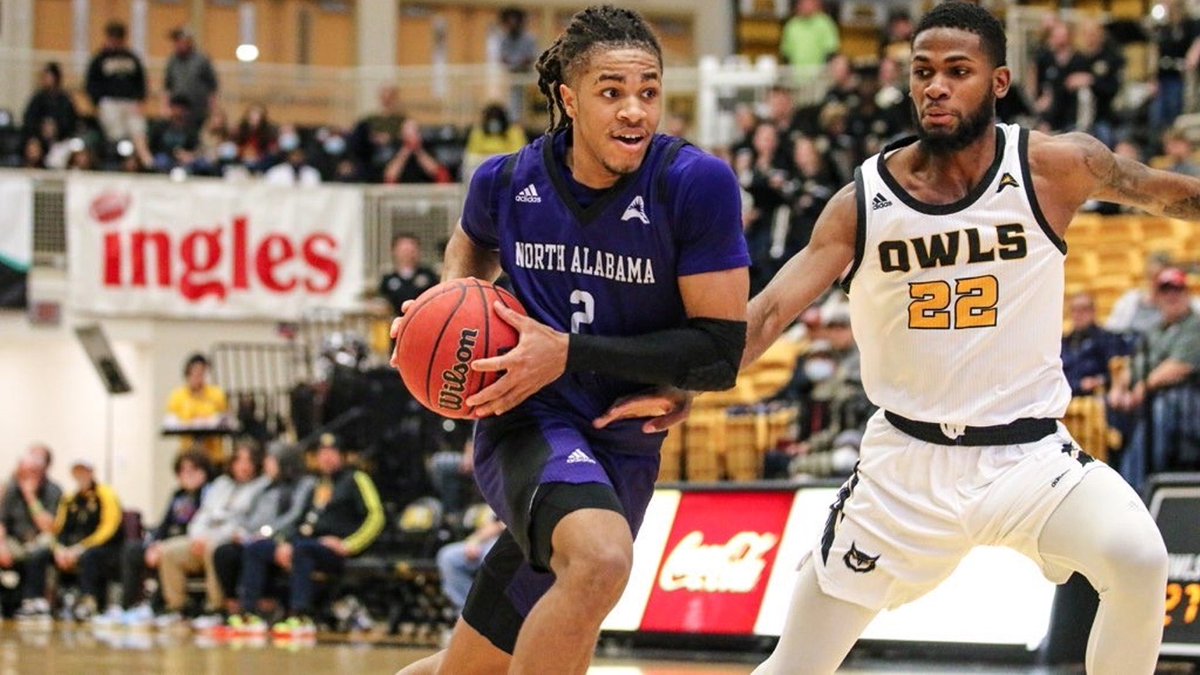ThePortalReport's tweet photo. North Alabama transfer Daniel Ortiz tells TPR that he has received interest from:

Liberty
UAB
Mississippi State
LA Tech
Austin Peay
Hofstra
Minnesota 
ULM
EKU
Loyola Chicago
Omaha
Southern University
Hampton University 
Youngstown State
Indiana State
UTA

Averaged 14.8 points per game this season!