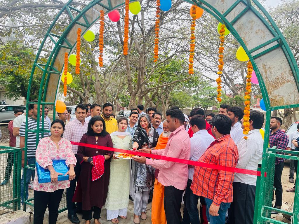niveda_ngo's tweet photo. Niveda Foundation with the support of AllCargo Logistics inaugurated the Yoga n Wellness centre at the Community Centre of Tilapta village, Dadri. We had developed the green belt with installation of solar lights and Gym equipments.
#g20bharat2023 #cmnoida #MyNoida #NitiAyog https://t.co/gTotl0sQvM