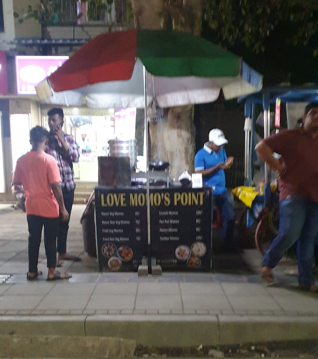 nsw_79's tweet photo. @PMCPune @SmartPune @CMOMaharashtra The newly constructed footpath not available to walk occupied by vendors. No action against complaints rasied. vighnaharta chowk Pashan sus road. #vighnahartaChowk #pashansusroad https://t.co/eDeSTaDEio