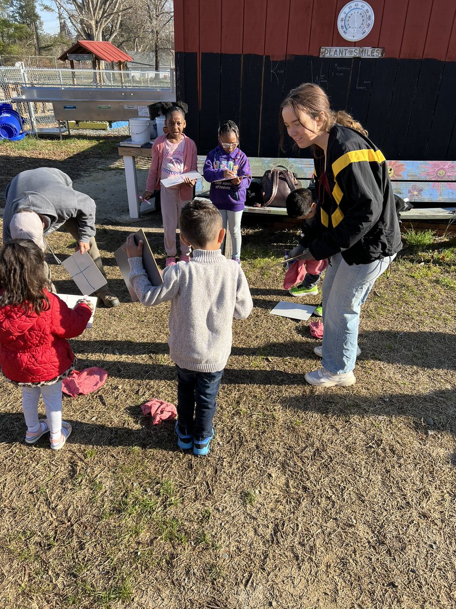 scomorrison's tweet photo. So much fun working with kindergartners in the @eaepanthers school garden this morning! #ElonEd #teachingoutside #enviroed #engagedlearning #communitybasedlearning https://t.co/n2F1psQI4S