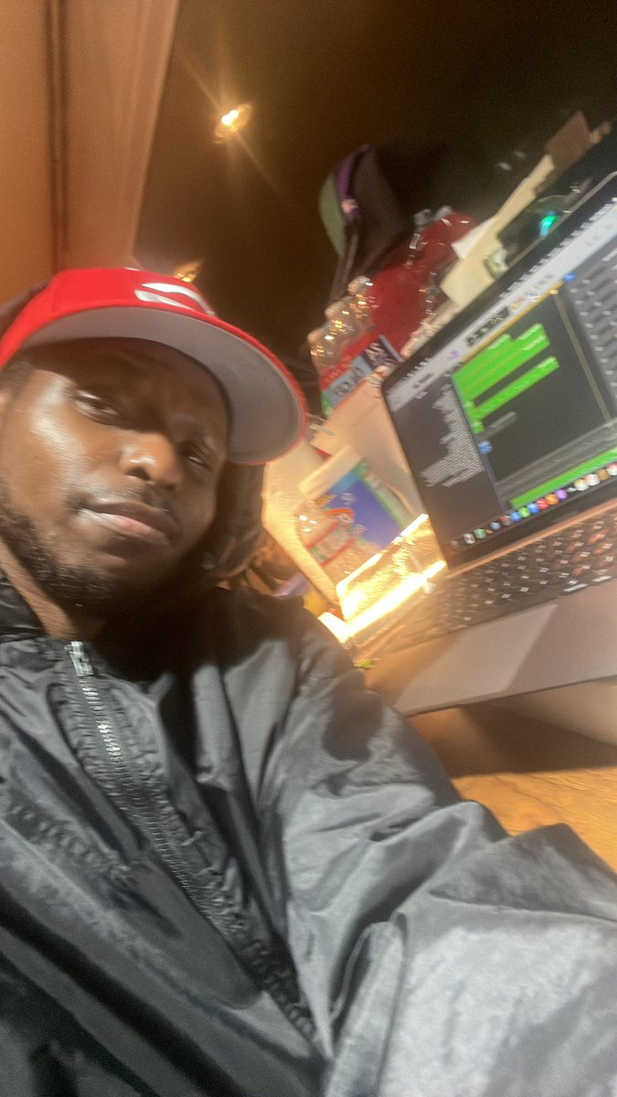 CrayE92's tweet photo. Make Music Daily!! #art #artist #gayartist #recordingartist #gayrecordingartist #prouducer #musicproducer #gaymusicproducer #singersongwriter #gaysingersongwriter #agaylife #expression #expressyourself! #littlebear #elton #eltoncray #tuesday #TuesdayMotivaton https://t.co/V2P9Xo7eey