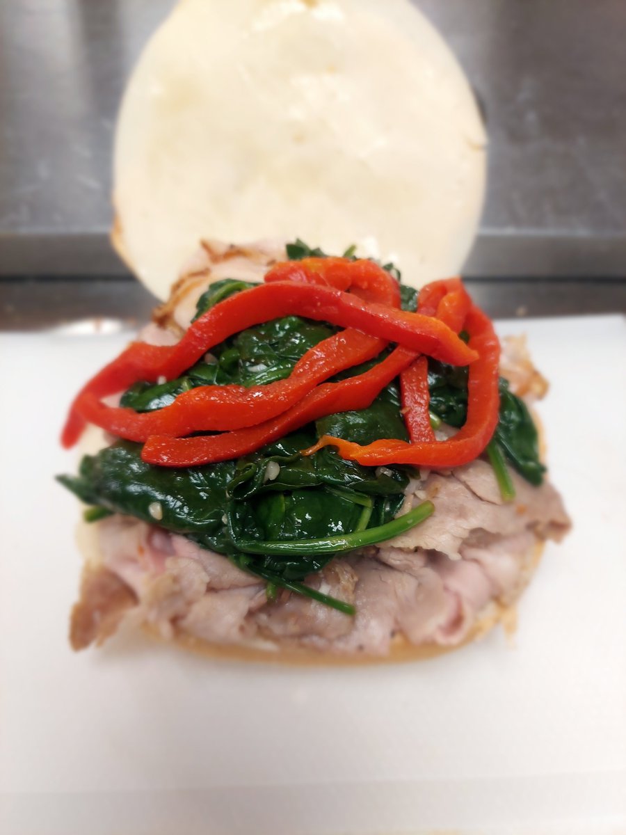 AdamsMarkets's tweet photo. Today, on #DeepRiverCT 's #HotBar, a toasty Pork Sandwich with Provolone, sautéed Garlic Spinach and Roasted Red Peppers! 😱
#OmNomNom #MadeHereMadeFresh #AdamsChefs #HotLunch https://t.co/8cCiHdZCxW