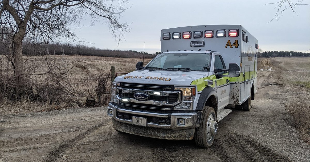 BraunAmbulances's tweet photo. “We love Brauns. We're Braunies for life." Braunies… Brownies… this unit sparkles even covered in mud! Thanks to Bruce Township Firefighters Local 4076 for sharing this photo with us. #CustomAmbulance #BraunAmbulances #Ambulance #NewAmbulance https://t.co/9rGJhR1ar7