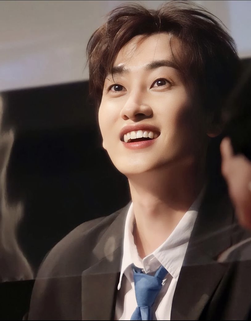 EunhyukFacts's tweet photo. #EUNHYUK 👨‍💼💙🫶
His smile brings happiness to my life 🥰
https://t.co/E9yogXTW3E https://t.co/Fhz3SuaQwU