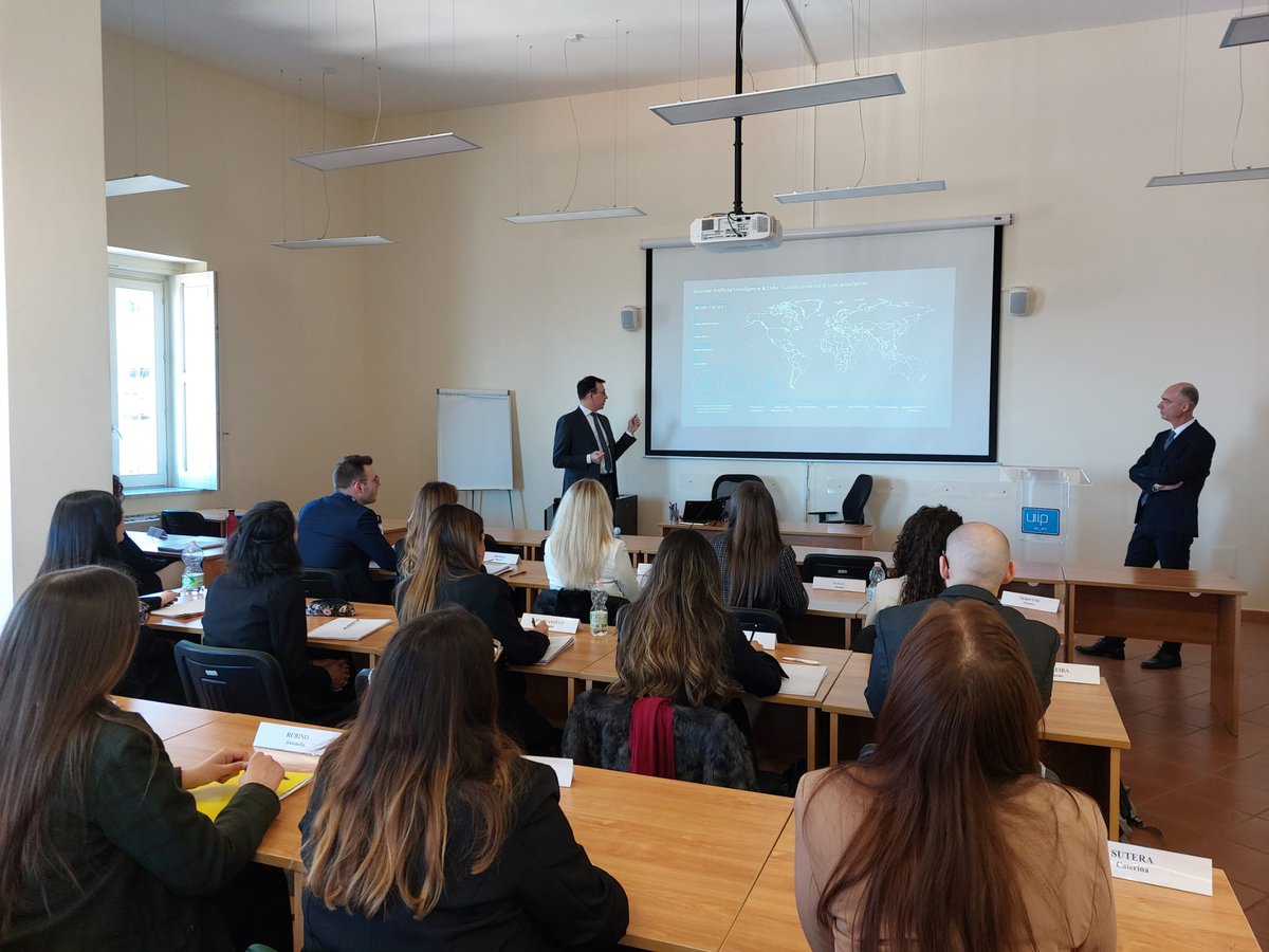 Primo seminario con i referenti aziendali per i ragazzi del corso Analytics &amp; Cognitive #UIIP58
