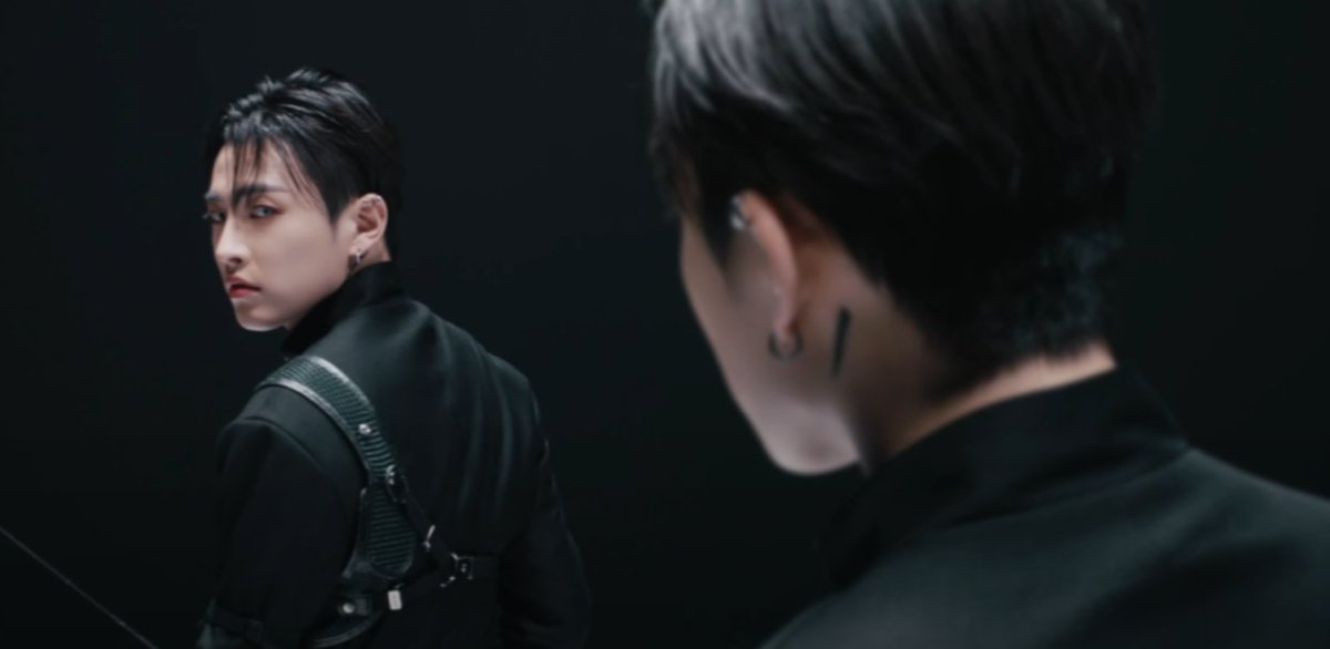 경쟁상대인줄 알았는데 자기자신의 한계였던것..ㅠㅠ
어케이런 오타쿠같은 연출을 해