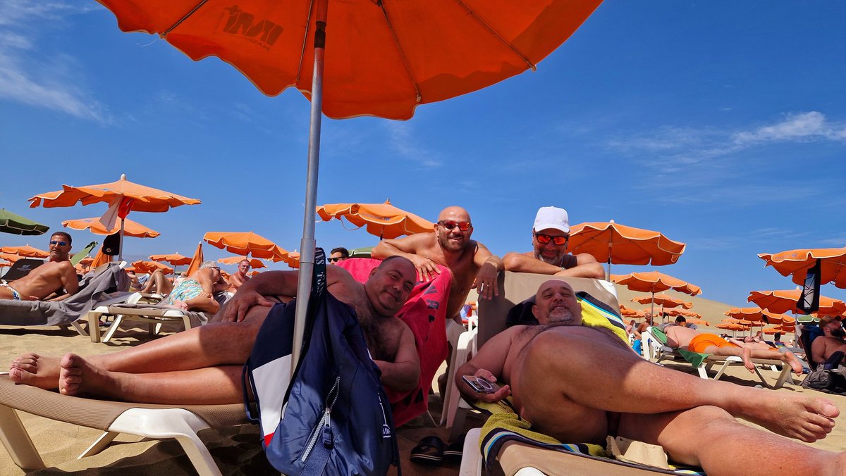 maxroma2024's tweet photo. Belli come il sole ❤️❤️❤️❤️
#playademaspalomas #dunasdemaspalomas #maspalomas #chiringuito7 #grancanaria #canarias #españa #relax #lifestyle #playa #sol #mar https://t.co/6WIi2aIsAR