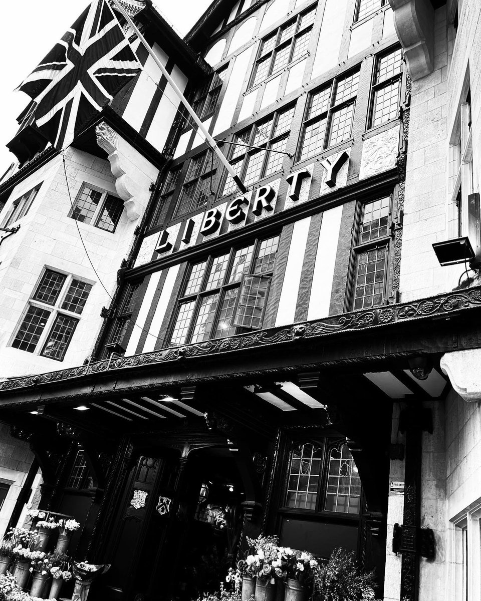 LifeLastingPR's tweet photo. It’s moments like this that make the journey that much more meaningful.  This morning meeting with the Liberty buyers and the talented Dar Leone London team to see the @darleone collection now in store @LibertyLondon 
🏬🥂🛍️ 💳

#Liberty #London #PR https://t.co/E4it3zWx3b