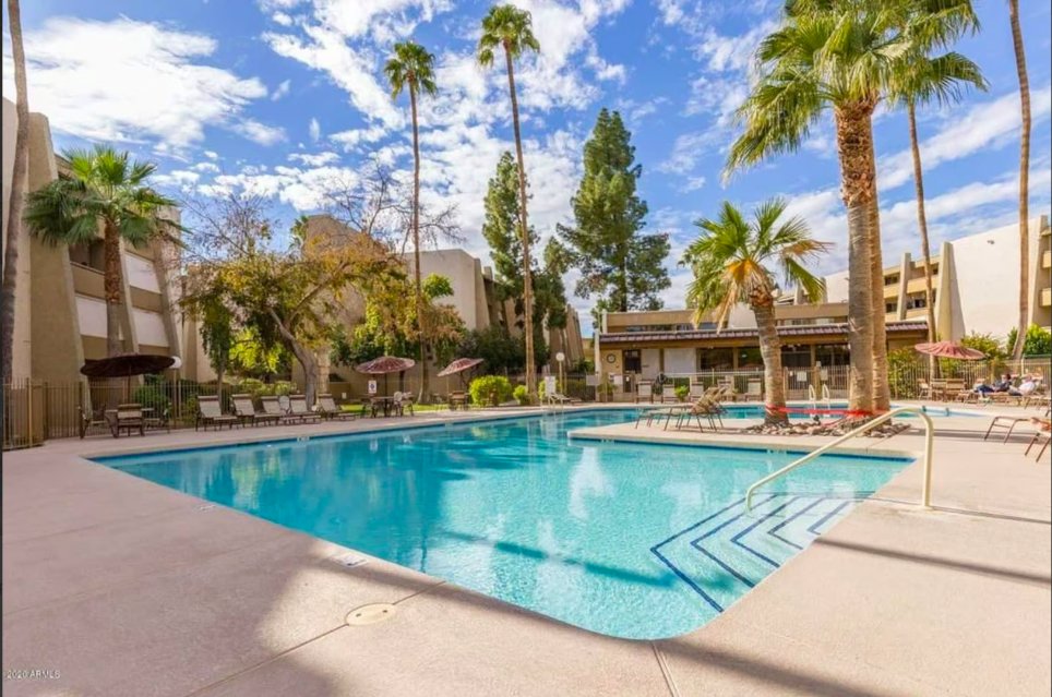 golfhom's tweet photo. Slick, affordable pad for 2 in the heart of #oldtownscottsdale. Pool, gym, game room, convenient to the links at Continental, Coronado, Silverado.
https://t.co/QA3Gk8rLzz
Giddy up.
#golftravel #golf #golfhลm #golfhลmies #luxetravel #scottsdale #golfarizona #swingtip #golfer https://t.co/QLk5XWqF6s
