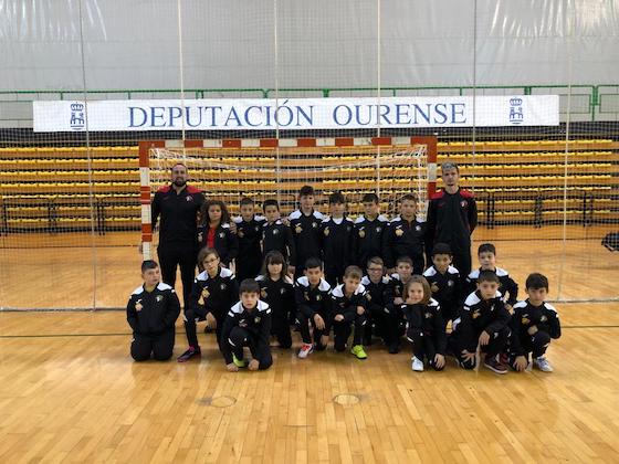 𝙀𝙣𝙘𝙤𝙣𝙩𝙧𝙤 𝙙𝙚 𝙀𝙨𝙘𝙤𝙡𝙖𝙨 𝘿𝙚𝙥𝙤𝙧𝙩𝙞𝙫𝙖𝙨 𝙣𝙤 𝙋𝙖𝙯𝙤 𝙋𝙖𝙘𝙤 𝙋𝙖𝙯
O pasado venres, cativos e cativas integrantes das #PazoEscolas, foron os anfitrións na xornada celebrada con outras escolas deportivas da provincia 
pazopacopaz.es/index.php/266-…
<a href="/DeputacionOU/">Deputación de Ourense</a>