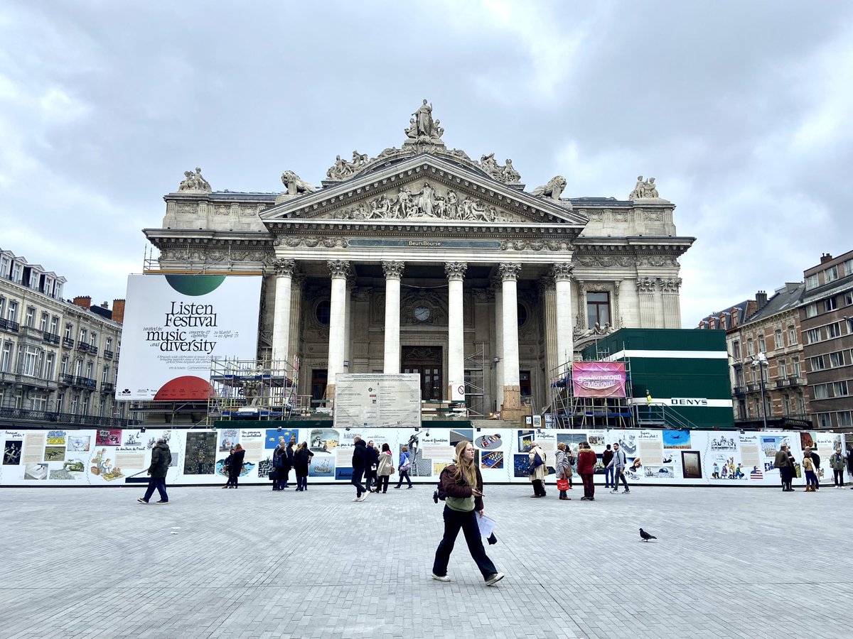 DelphineHouba's tweet photo. À la Bourse, découvrez l’expo “Tous Migrants !” du 21 mars au 15 avril. Présentée par @cartooningforpeace dans la cadre du sommet @ORG_ICORN, elle retrace le parcours complexe des migrants à travers des dessins de presse du monde entier. #ICORN #TousMigrants #freedomofexpression https://t.co/LY0Q29Q9Ak
