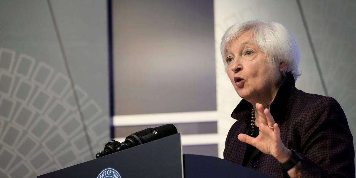 JimmCarr's tweet photo. Treasury Secretary Janet Yellen said the SVB collapse is 'very different' from the 2008 crisis and that the financial system is 'significantly stronger than it was 15 years ago' https://t.co/b6ySotMsUy https://t.co/tuqbWGag0T