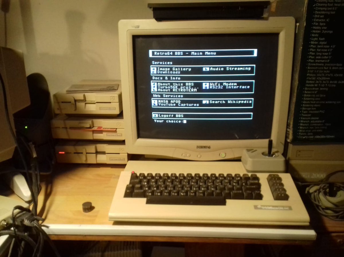 pastbytesrc's tweet photo. Drean Commodore 64C conectandose a un RetroBBS mediante un modem wifi y la terminal Retroterm
#retroterm #retrobbs
https://t.co/7g0u3wiKrI https://t.co/8CMfKf0ns9