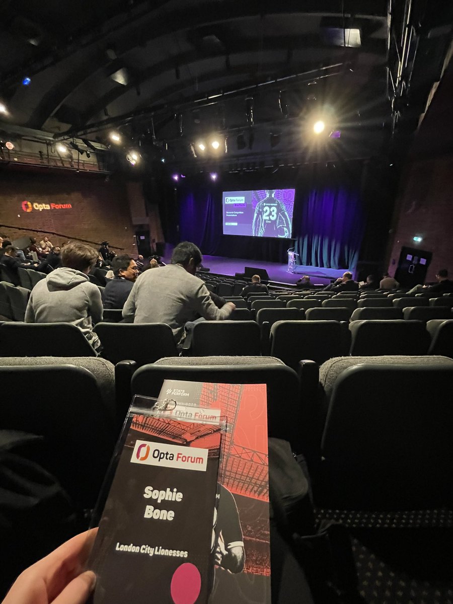 Great day down at <a href="/OptaPro/">Stats Perform Pro</a> Conference - super interesting and insightful to hear from <a href="/DanielSimpson87/">Daniel Simpson</a> on research focusing on transitions within the WSL. Everyday’s a learning day 👩🏼‍💻📊