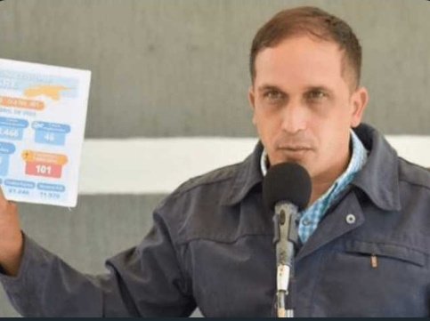 Exgobernador Edwin Rojas fue detenido por estar vinculado a presuntos hechos de corrupción.
📛#MaduroGolpeaALosCorruptos
>@Gaby_RZ1 @Rafael_Gar1 
@Pracata78 @AndersonG_78 
@AgusGarcia97 @Tachi79315136 
@MkPatriota @18defebrerode14 
@HectorRojas50 @XTomedes