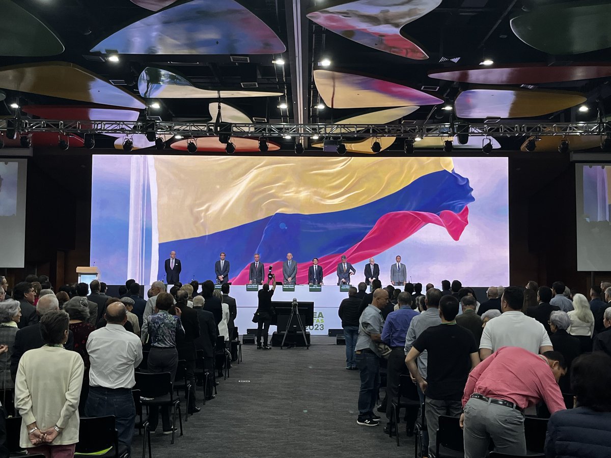 Con las notas del himno de la República de Colombia 🇨🇴, inicia la #Asamblea Ordinaria de Accionistas 2023 de Grupo Nutresa S. A.