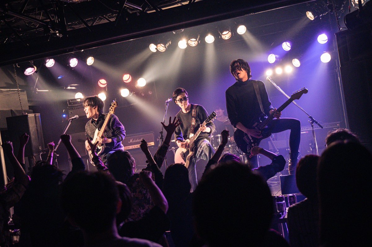 The_Slumbers's tweet photo. 【Live Photoes】
『黄金のまどろみ』発売記念巡業大阪編
寺田町ファイヤーループにて。 https://t.co/ig2jxpWKAD