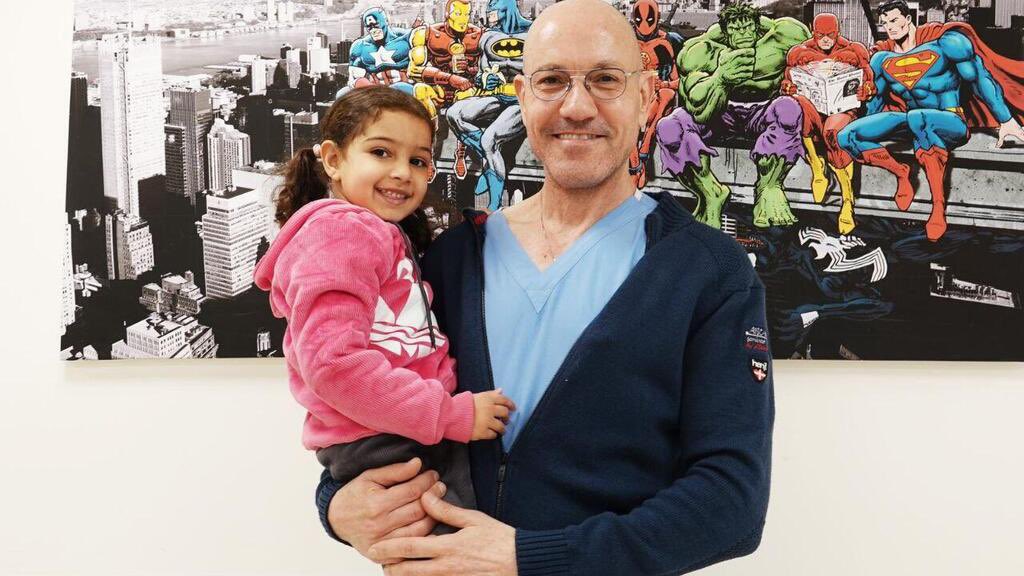 بفضل الطب فيتم
انقاذ حياة ايلا حسين طفلة فلسطينية عمر ها 4 سنوات من قلقيلية كانت تعاني