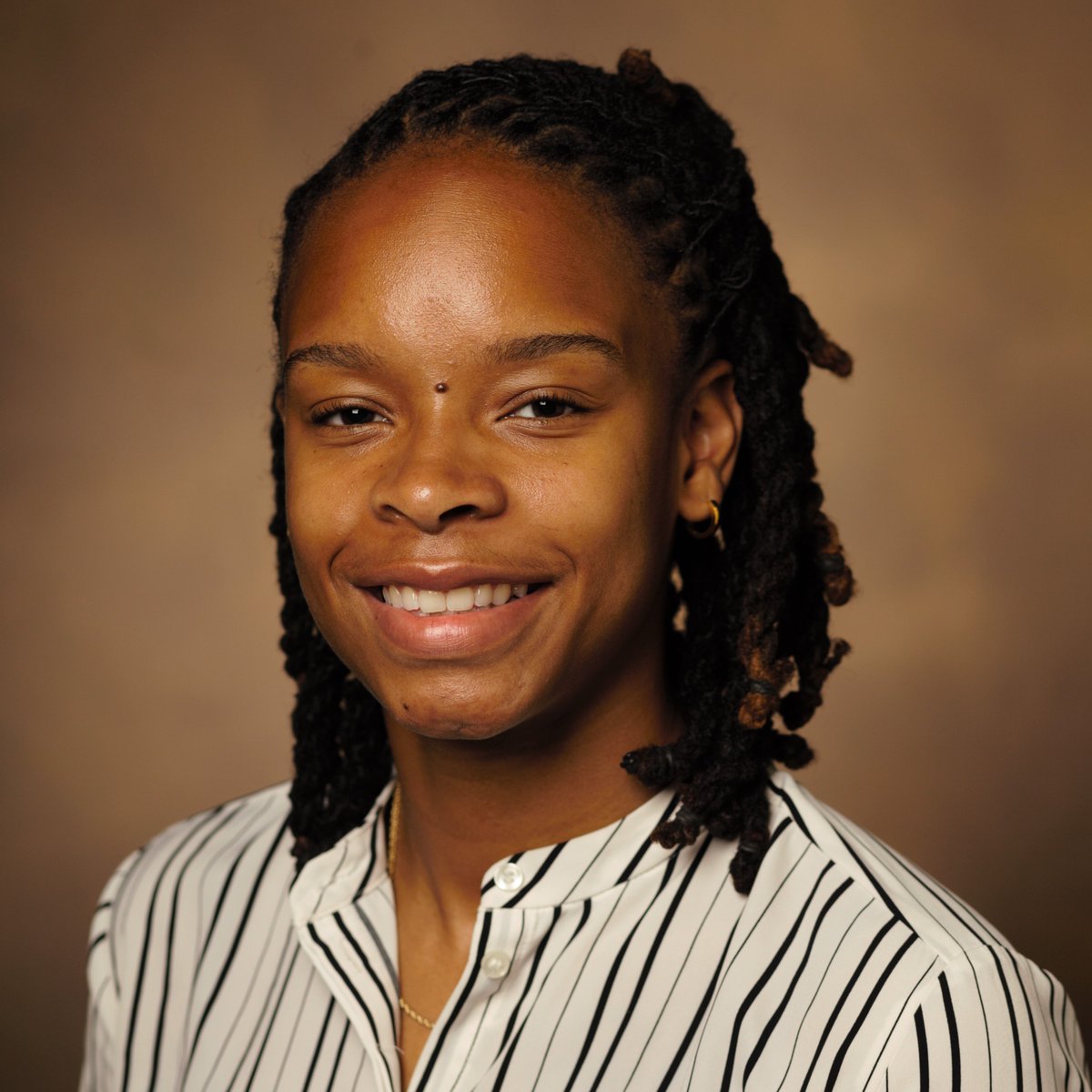 Congrats to our 'above and beyond' resident @BreionaHamilton, MD, MHS, who's received the Radiology Resident of the Year award. 🎉🎉🎉 'I’m grateful for the opportunity to work with and learn alongside such amazing people,' Dr. Hamilton says. Read more: vumc.org/radiology/news…