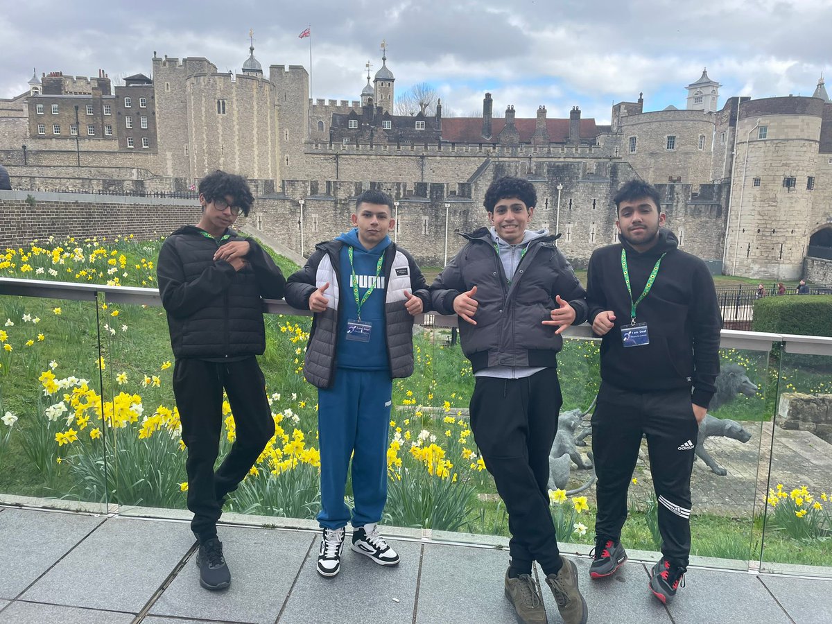 thomassonschool's tweet image. We’ve made it to The Tower of London #ChangingOfTheGuard #CrownJewels