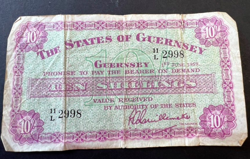 Hey Guys, check out what we have live on our auction now! 
Guernsey Rare 1959 10 Shilling banknote LOT: 2603-128 #numismatics #guernseycurrency #rareshillings #vintagecurrency
ebay.co.uk/itm/3048339619…