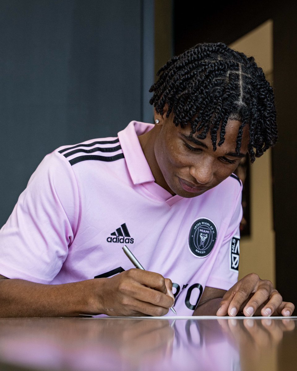 Intermiamicfii's tweet photo. Inter Miami CF Academy ๐คInter Miami CF II
Inter Miami CF II has signed Tyler Hall to a professional MLS Next Pro contract. Congrats, Tyler! ๐๐ค
Read more about it here: https://t.co/wsVrT5Q8wS https://t.co/VjvrSHSIKO