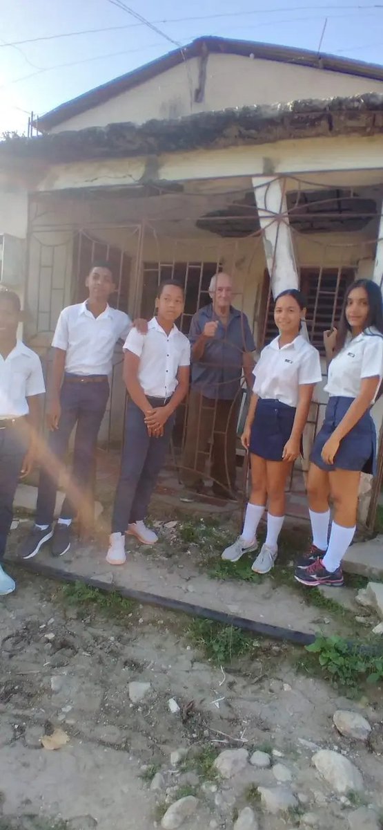 YaneysisB's tweet photo. Continúan las acciones de aseguramientos del sistema educacional sanluisero que garantizarán un éxito rotundo en las elecciones del 26 de Marzo,@elsa_ena ,@FundichelyRosa ,@ValierYusmaike1 ,@RaulSamon https://t.co/17SFBU57xX