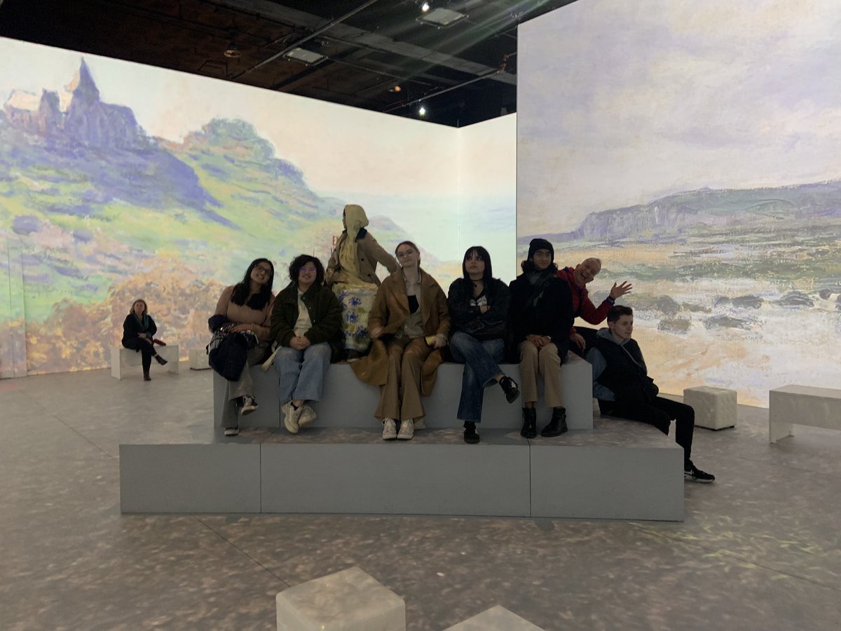 CestLaVilla's tweet photo. 🪷 La Parisienne &amp; Claude Monet in one day?! 🪷 French juniors explored Monet’s Garden and tried some amazing authentic French cuisine in NYC! @BethpageUFSD #wearebethpage https://t.co/NluAohzJoY