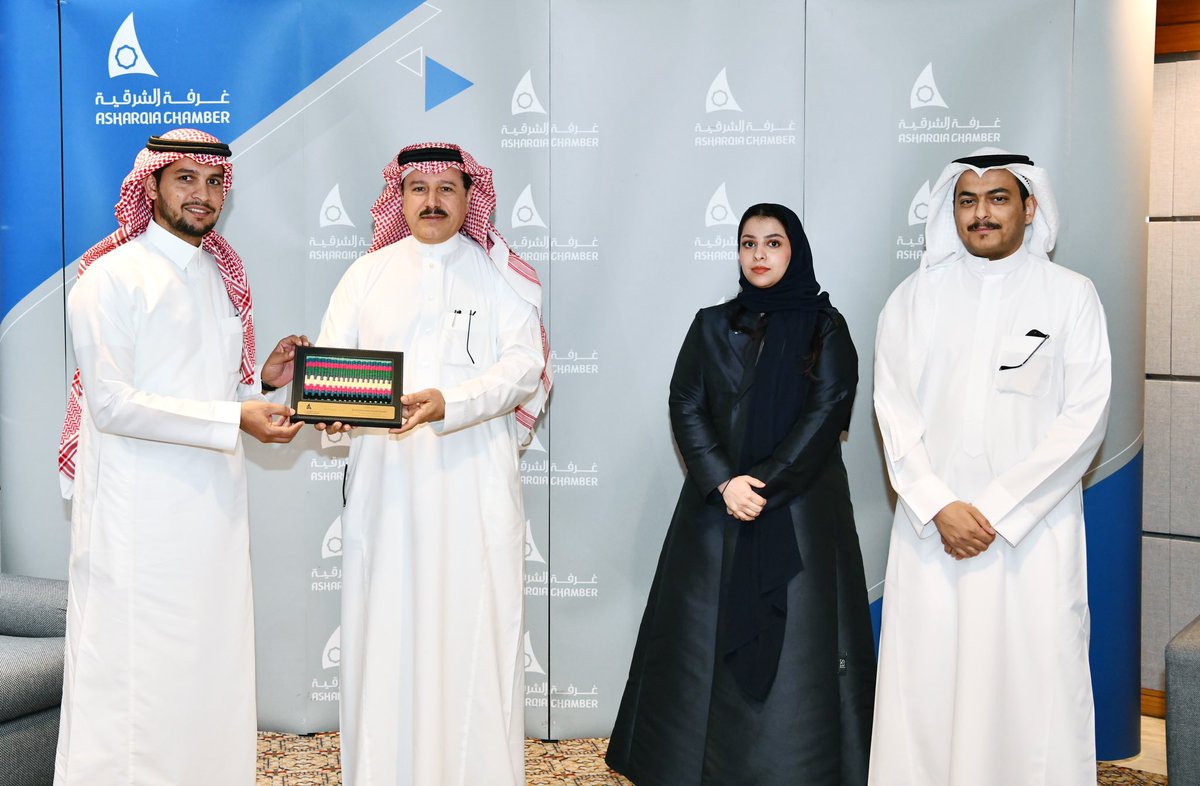 AsharqiaChamber's tweet photo. شارك في الورشة مدير عام الادارة العامة ، للتحقيقات بالإغراق والدعم فهد الطريقي واخصائي معالجات تجارية روان الشبانة
ادار الورشة عضو اللجنة هيثم الحضيف https://t.co/UDumRMF0u2