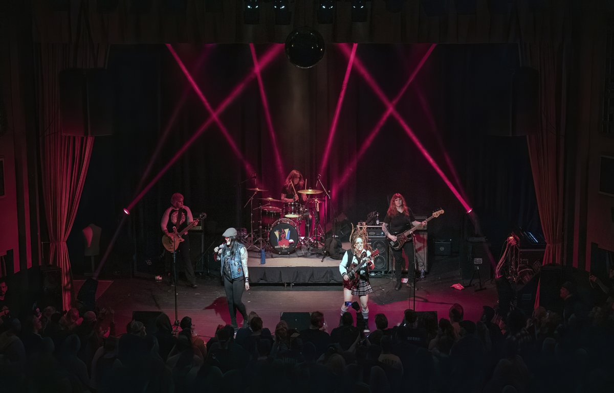 al_case's tweet image. Hell’s Belles @ The Rogue Theatre
@HellsBellesUSA #hellsbelles traveljapanblog.com/ashland/2023/0…