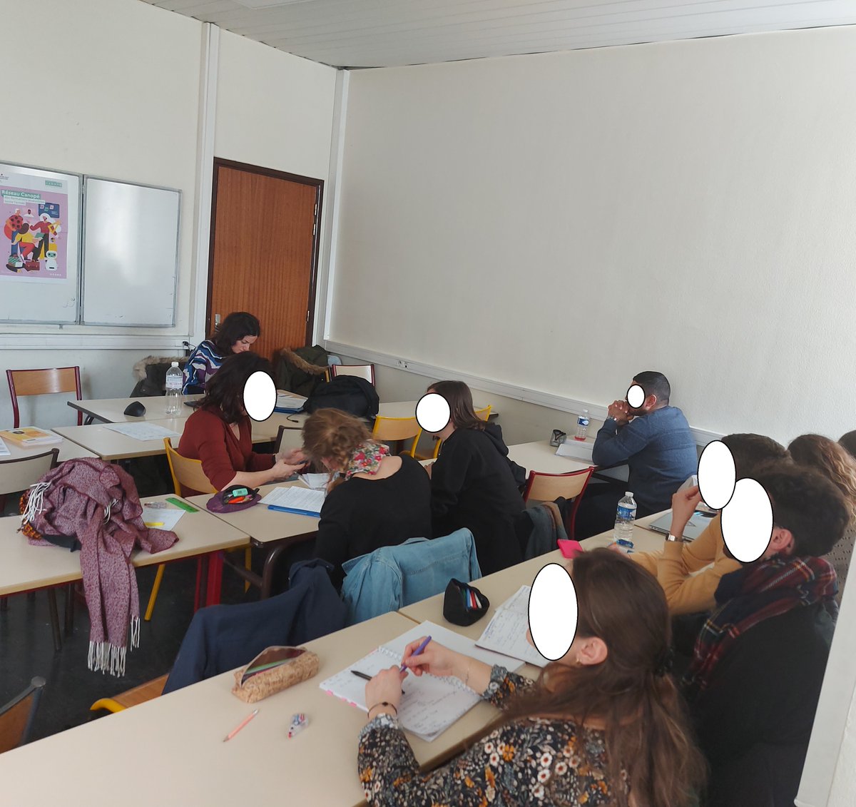 canope_78's tweet photo. Aborder les #valeursdelaRépublique par le jeu avec Classe investigation : un atelier de @canope_78 pour la journée "se former aux #discriminations et #inégalités à l'#école" de l'#Inspé @acversailles 
@LeCLEMI https://t.co/2F38V3uBms