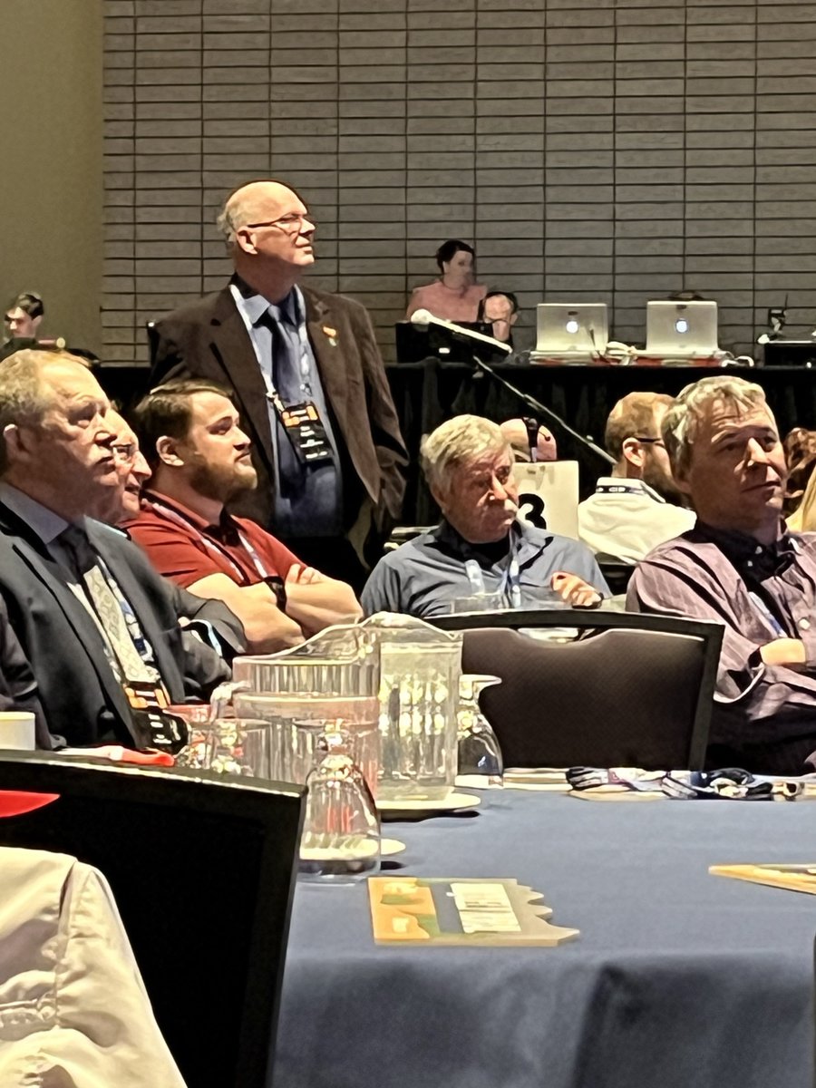 CofNLights's tweet photo. At the RMA spring conference, Reeve Ungarian addresses Jason Copping, Minister of Health, concerning how centralized healthcare does not meet the unique needs of rural Alberta and supports regional health boards.
#ruralhealthmatters #albertahealthservices #supportrural https://t.co/0svxBGYbkO