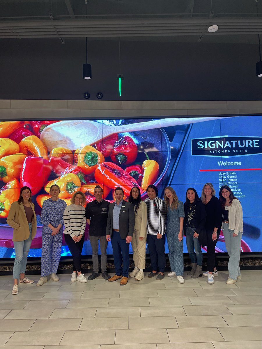 SKSappliances's tweet image. Guess who&apos;s loving sous-vide cooking now? The media groups that came out last week! Big thanks to everyone who joined us at EDC for an unforgettable culinary experience with our very own, Chef Nick ✨ #truetofood #SKSNapaEDC