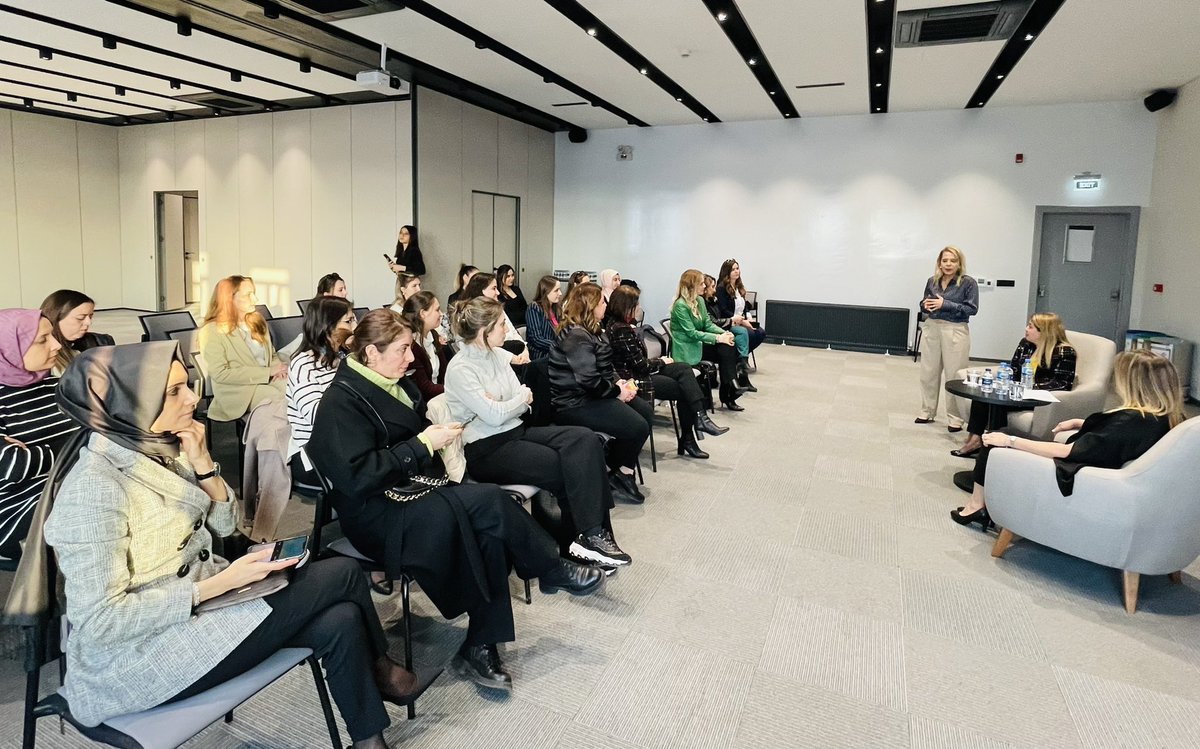 Coşkunöz Holding Yönetim Kurulu Başkanı Sayın Oya Coşkunöz Aktaş ile BUİKAD Gelecek Akademisi öğrencileri “Akademi Buluşmalar” programı özelinde Coşkunöz Metal Form’da bir araya geldi.