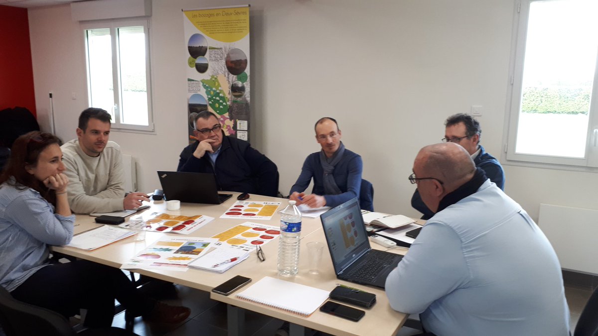 FitoussiBastien's tweet photo. Un grand merci à la #Caveb 🐂🐑🐐 pour l'accueil des chefs de projets #casdar @lacoopagricole pour échanger notamment sur la #Bio et les schémas de valorisation pour les éleveurs dans le contexte difficile du secteur #DevAgriLCA @DeuxSevres https://t.co/XmfiYygGq0