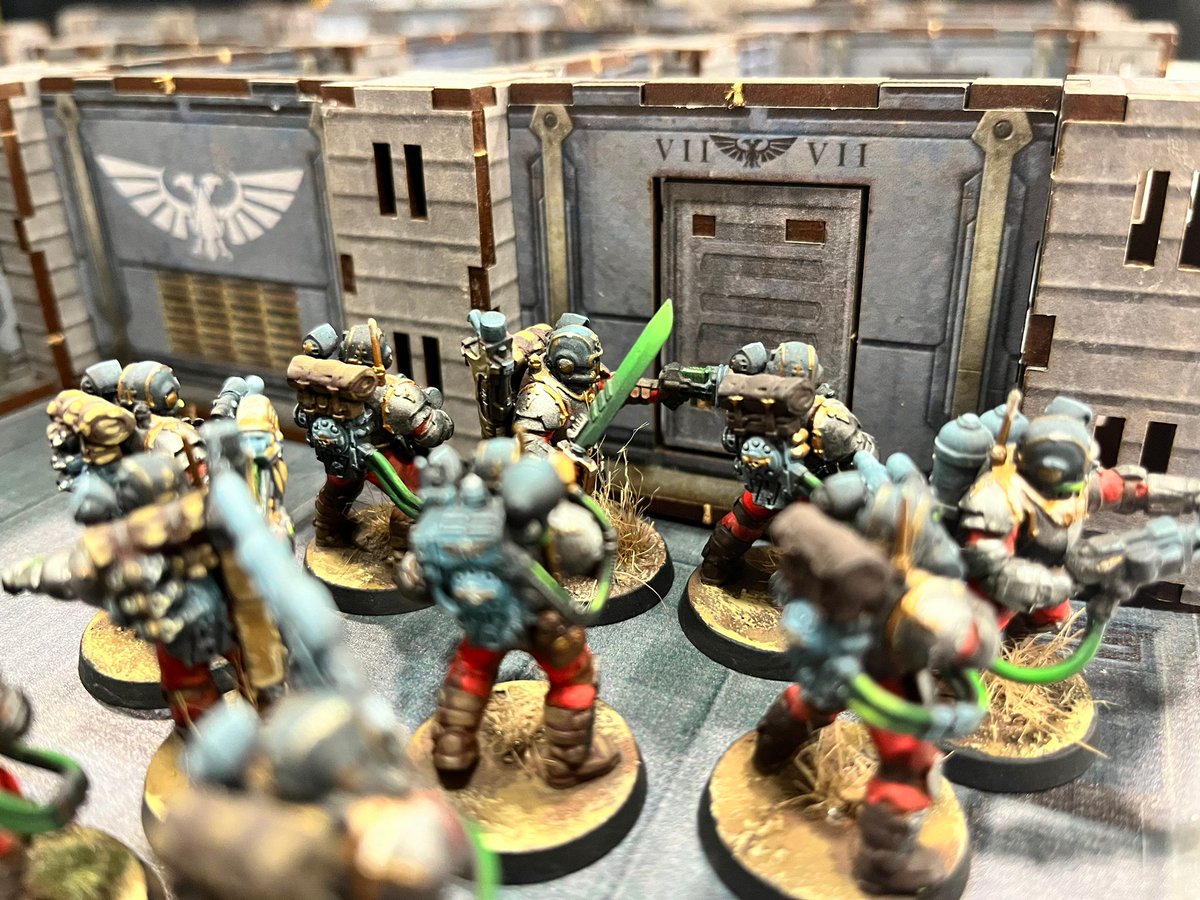 ¿Quieres ganar un pack completo de escenografía prepintada de @banduaw de Acciones de Abordaje, útil para 40k y Kill Team? Sólo tienes que seguirnos a nosotros y a @banduaw, dar like+RT a este post y mencionar a tres amigos como respuesta. El sábado 25 haremos el sorteo :)